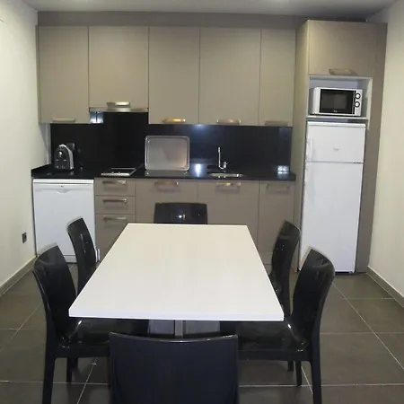 Pierre & Sants Apartament *