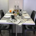 Pierre & Sants Apartamento *