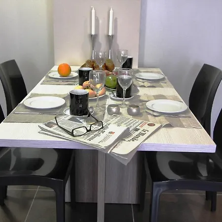 Pierre & Sants Apartament *